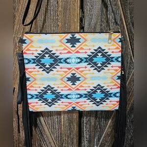 NWT BLUE Aztec Patterned Crossbody/Wristlet Bag